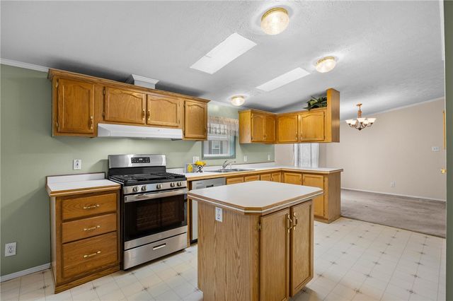 31 Picture Book Park, West Bloomfield, NY 14585