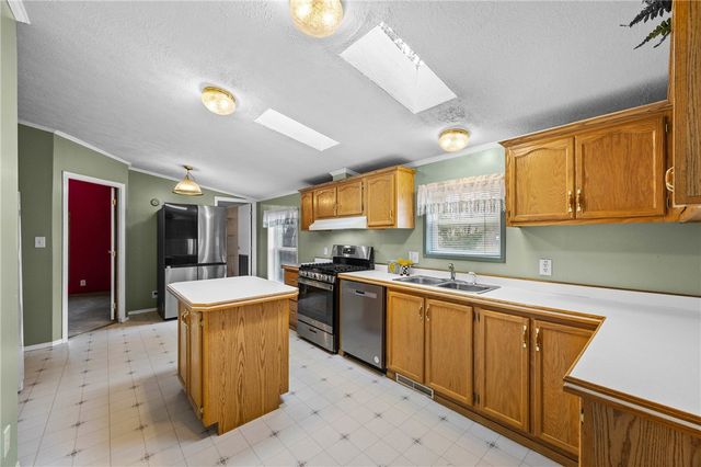 31 Picture Book Park, West Bloomfield, NY 14585