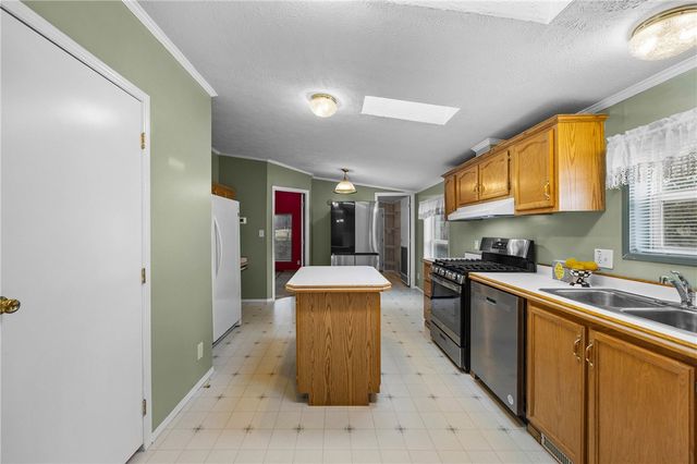 31 Picture Book Park, West Bloomfield, NY 14585