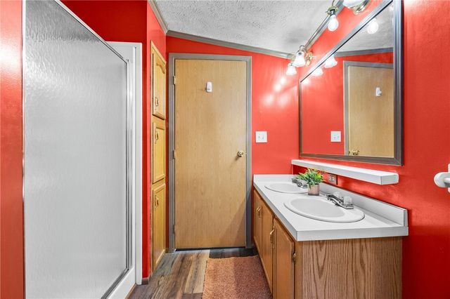 31 Picture Book Park, West Bloomfield, NY 14585