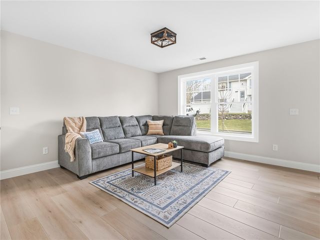 76 Medford Street, Warwick, RI 02889