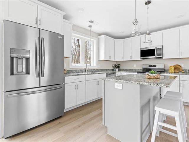 76 Medford Street, Warwick, RI 02889