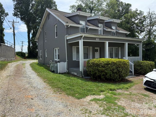 808 Harrisburg Drive SW, Lenoir, NC 28645