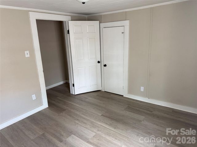808 Harrisburg Drive SW, Lenoir, NC 28645