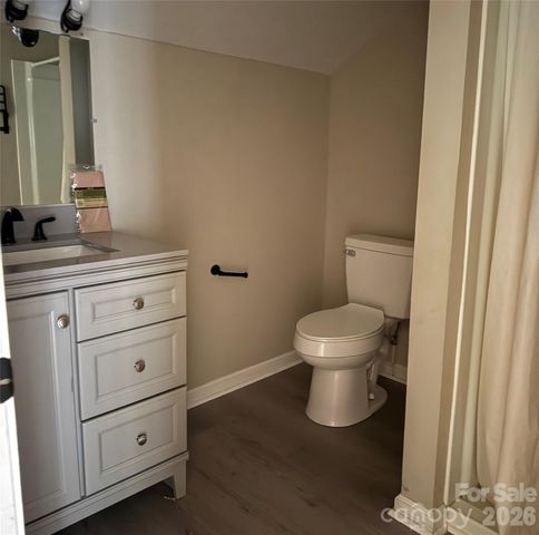 808 Harrisburg Drive SW, Lenoir, NC 28645
