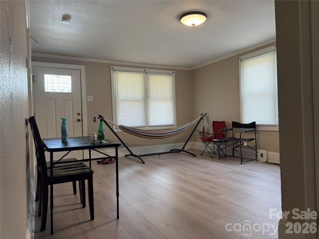 808 Harrisburg Drive SW, Lenoir, NC 28645