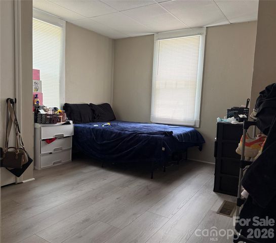808 Harrisburg Drive SW, Lenoir, NC 28645
