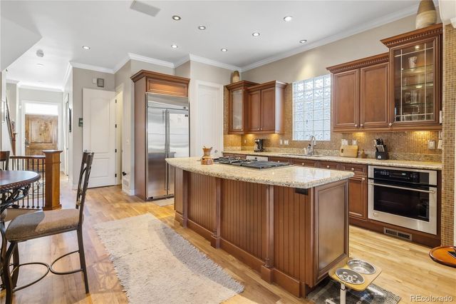 2527 Tremont Place, Denver, CO 80205