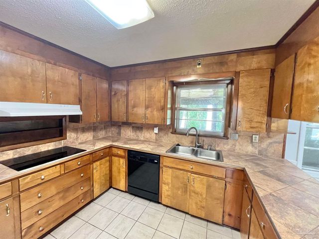 1838 Dogwood Dr, Atmore, AL 36502