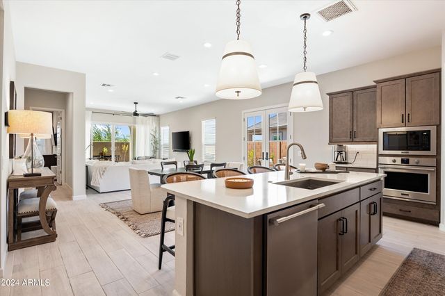 21425 N 59TH Street, Phoenix, AZ 85054