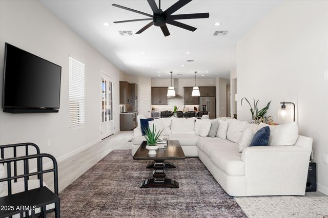 21425 N 59TH Street, Phoenix, AZ 85054