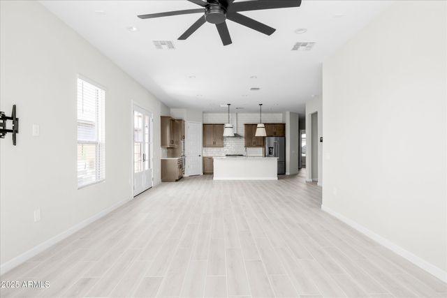 21425 N 59TH Street, Phoenix, AZ 85054