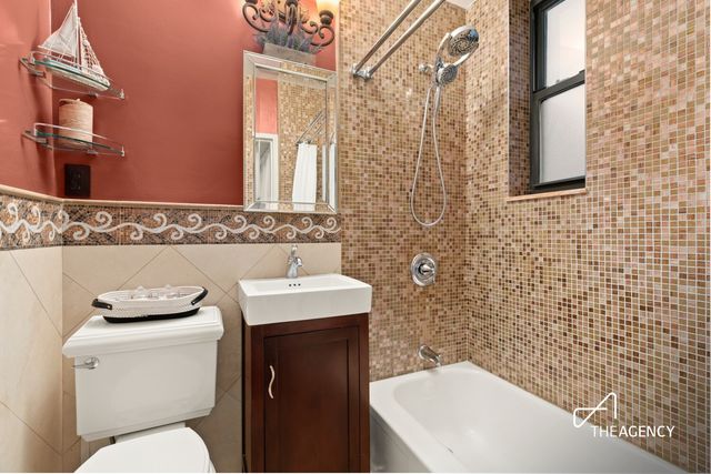 227 E 87th St Apt 3B, New York City, NY 10128