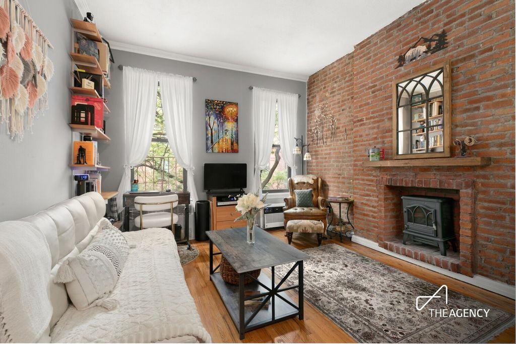 227 E 87th St Apt 3B, New York City, NY 10128