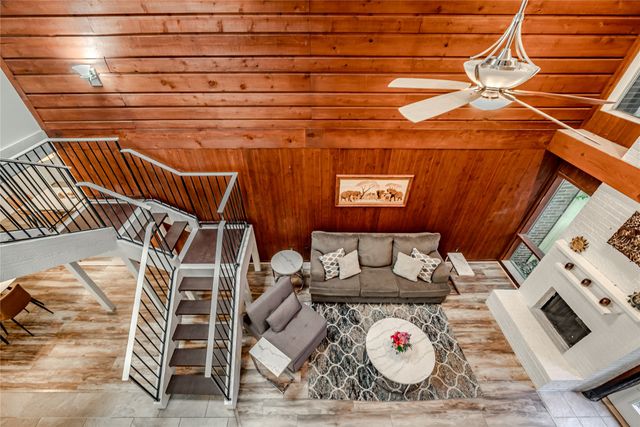 1902 Shorewood Drive, Grapevine, TX 76051