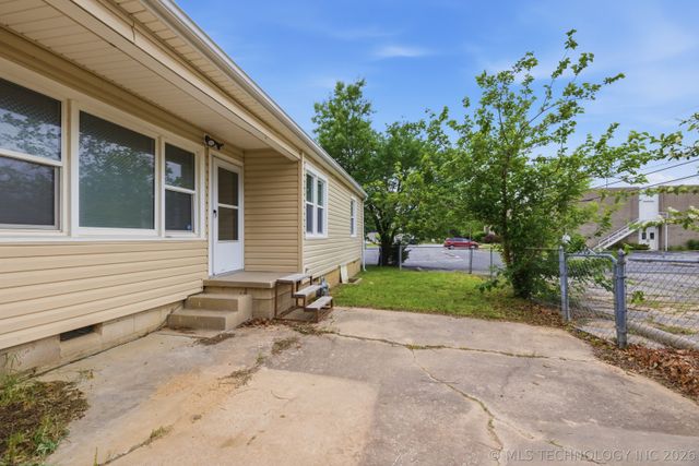 3328 S Knoxville Avenue, Tulsa, OK 74135