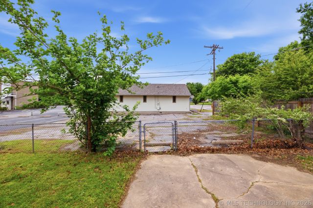 3328 S Knoxville Avenue, Tulsa, OK 74135