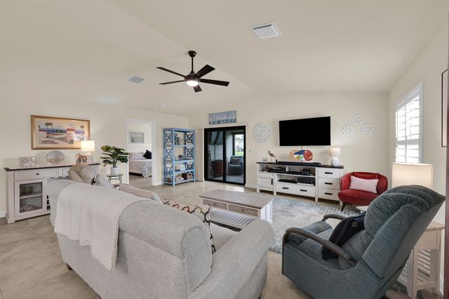 22 Alta Loma, Port St. Lucie, FL 34952