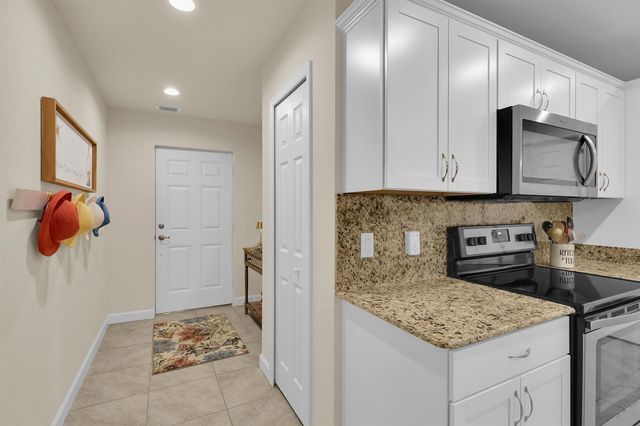 22 Alta Loma, Port St. Lucie, FL 34952