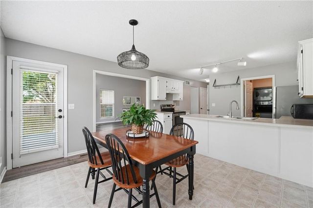 21691 S Main Street, Spring Hill, KS 66083