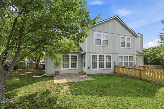 21691 S Main Street, Spring Hill, KS 66083