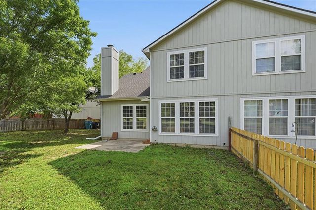 21691 S Main Street, Spring Hill, KS 66083