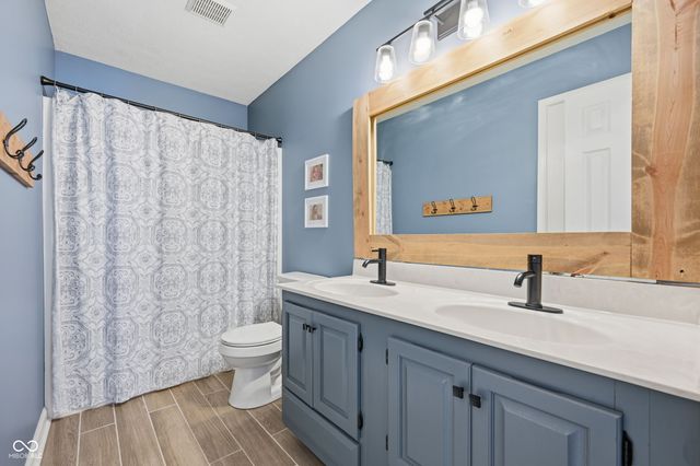 10423 Grasshopper Court, Noblesville, IN 46060