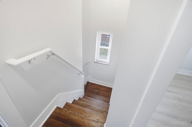 1734 Llanfair Avenue, Cincinnati, OH 45224