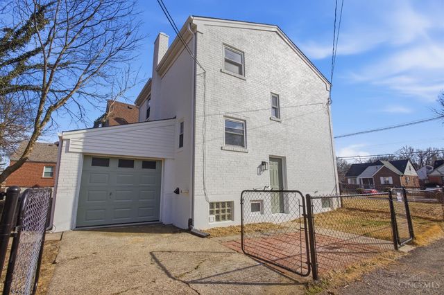 1734 Llanfair Avenue, Cincinnati, OH 45224