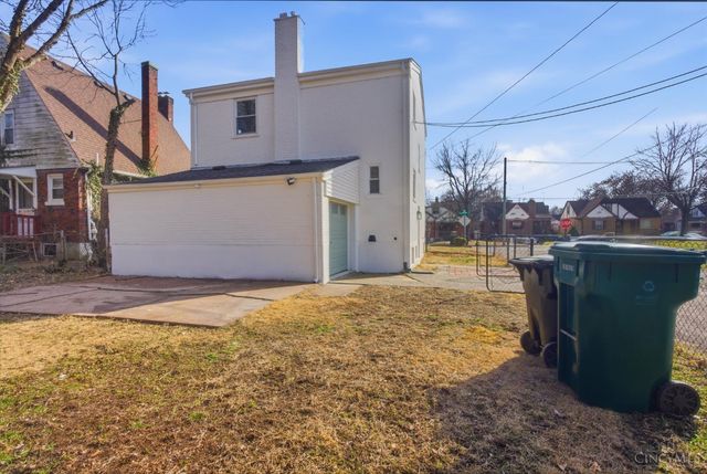 1734 Llanfair Avenue, Cincinnati, OH 45224