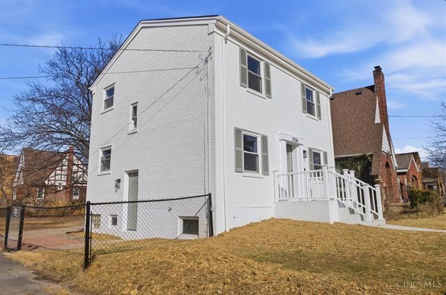 1734 Llanfair Avenue, Cincinnati, OH 45224