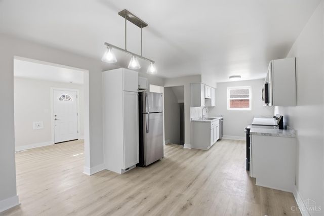 1734 Llanfair Avenue, Cincinnati, OH 45224