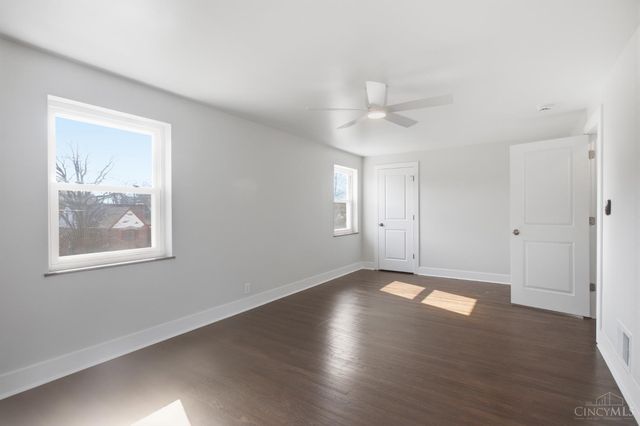 1734 Llanfair Avenue, Cincinnati, OH 45224