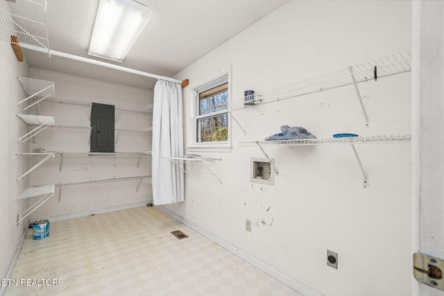 1621 Tabor Loop, Crossville, TN 38571