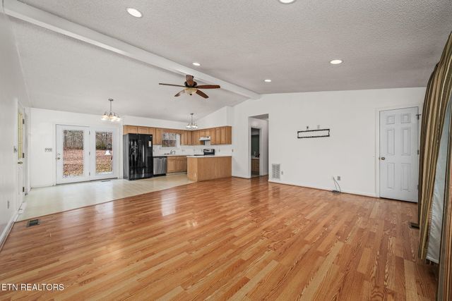 1621 Tabor Loop, Crossville, TN 38571