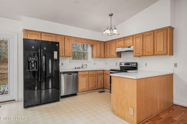 1621 Tabor Loop, Crossville, TN 38571