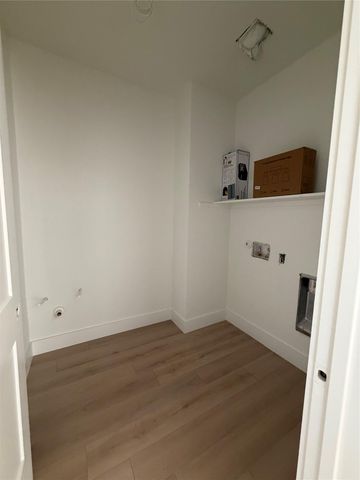 211 Kahana LN, Bastrop, TX 78602