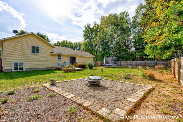 6666 Minard Drive, Muskegon, MI 49442