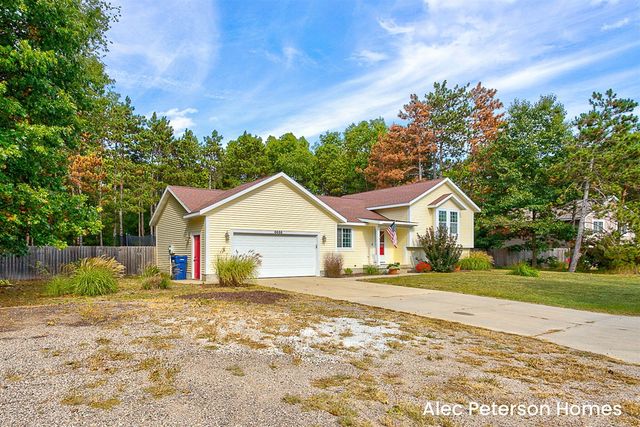 6666 Minard Drive, Muskegon, MI 49442