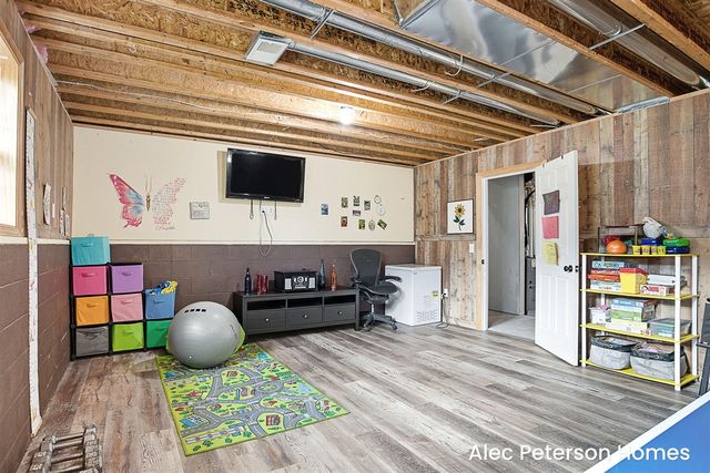 6666 Minard Drive, Muskegon, MI 49442