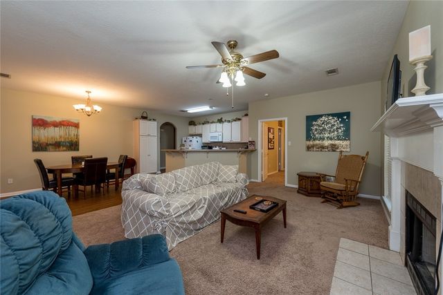 905 Lincoln Avenue, College Station, TX 77840