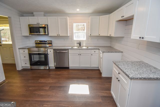 205 Bradley Road, Jackson, GA 30233