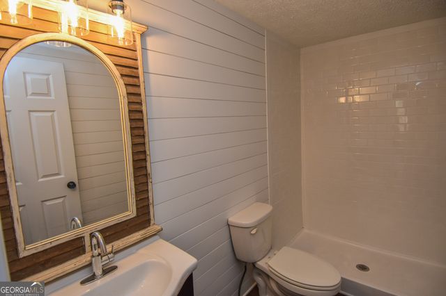 205 Bradley Road, Jackson, GA 30233