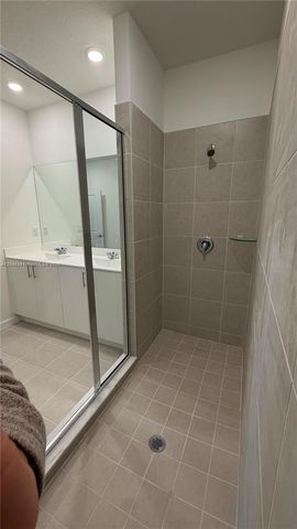 2475 SE 29th Drive, Homestead, FL 33035