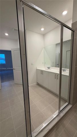 2475 SE 29th Drive, Homestead, FL 33035