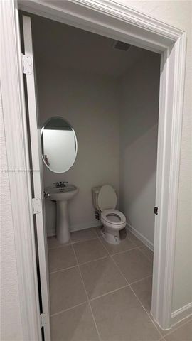 2475 SE 29th Drive, Homestead, FL 33035