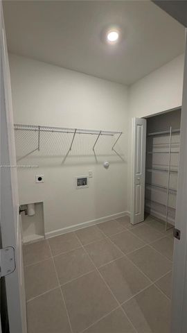 2475 SE 29th Drive, Homestead, FL 33035