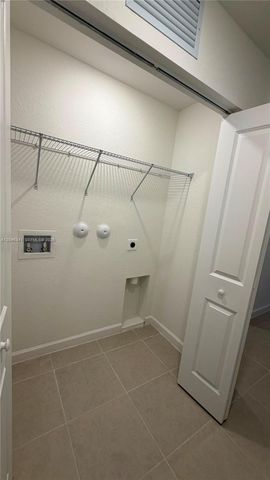 2475 SE 29th Drive, Homestead, FL 33035