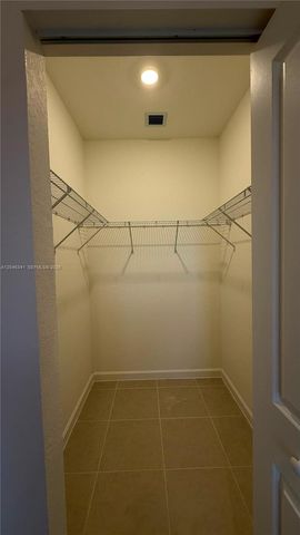 2475 SE 29th Drive, Homestead, FL 33035