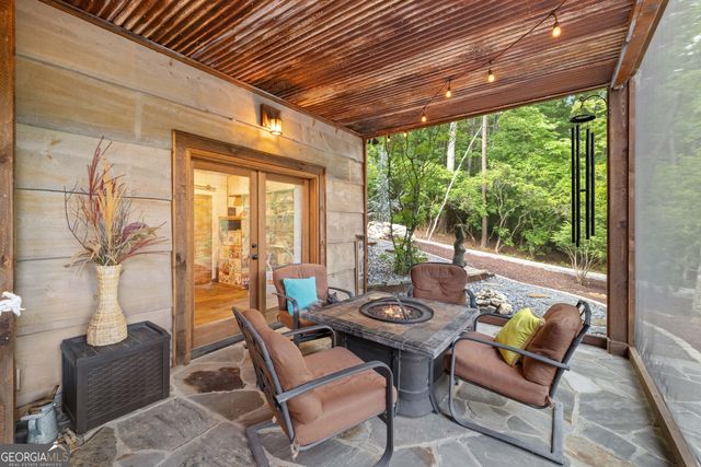195 Moonshine Way, Blue Ridge, GA 30513